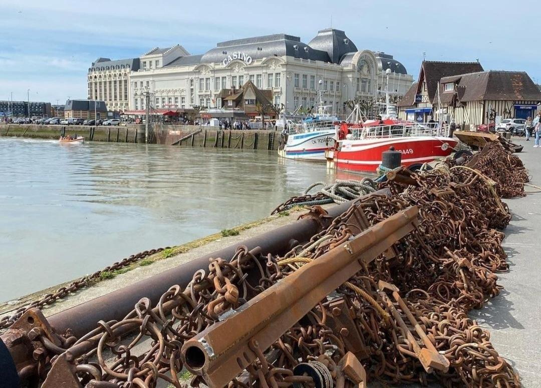 Le Grand Large "Superbe Studio Piscine Chauffee Du 1 Juin Au 15 Septembre" Trouville-sur-Mer Exterior foto
